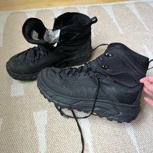 Hoka Tor ultra high black men’s boots size 11.5